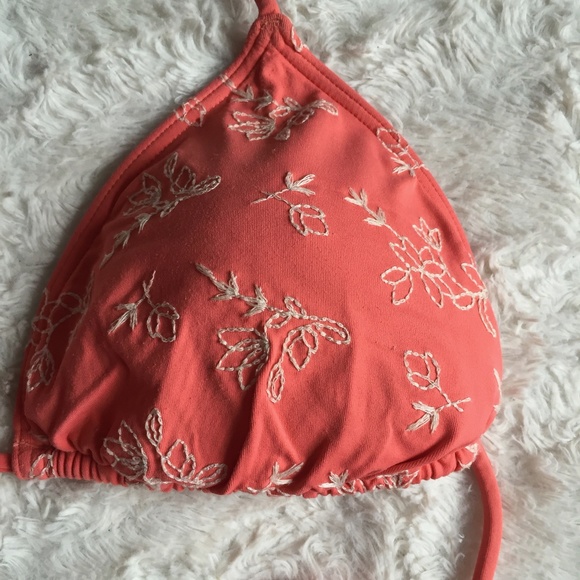 !SOLD! ABERCROMBIE & FITCH Coral String Triangle Bikini - Picture 3 of 7